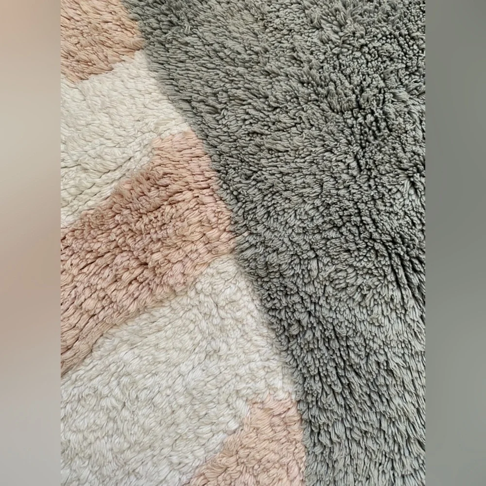 Owl Shaped Bath Rug - Gray and Pink - Picture 3 of 6